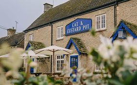 Cat And Custard Pot Inn